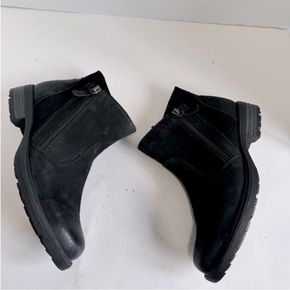 Earth Jordan Double Side Zip Ankle Burnished Leather Black Boots. Sz 9.5